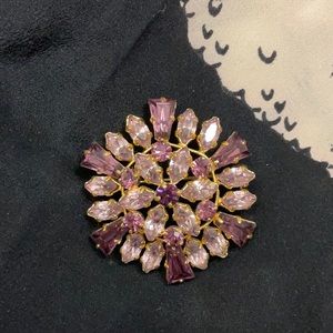 Vintage 1940’s Austrian crystal brooch 3d shades a of purple